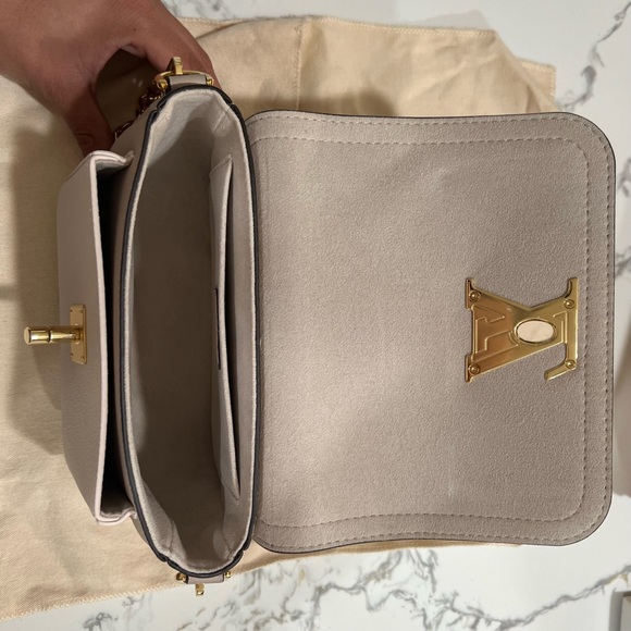 Authentic Louis Vuitton, used ounce. - Picture 4 of 10